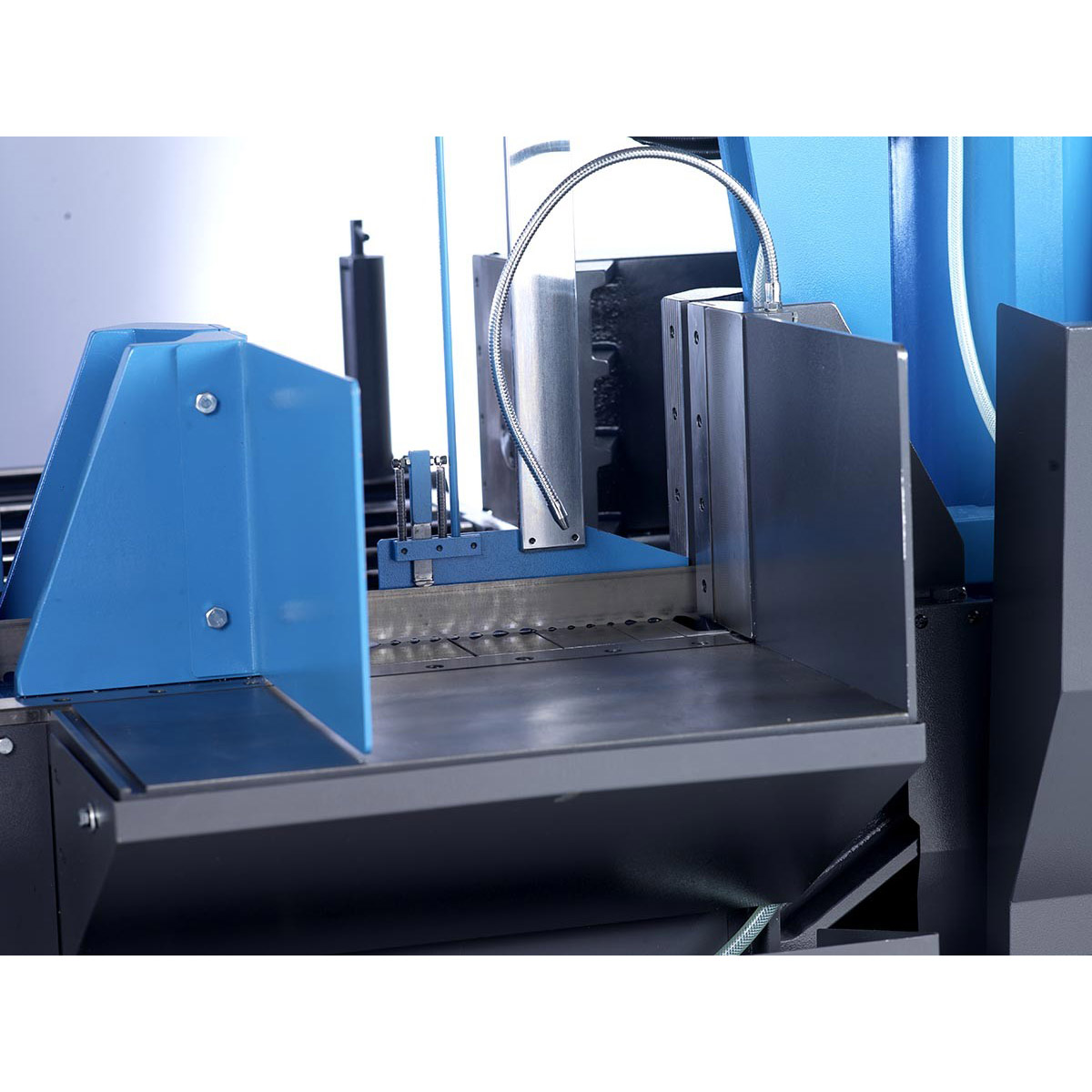 New DoAll Horizontal Band Saw Model DC560NC for Sale